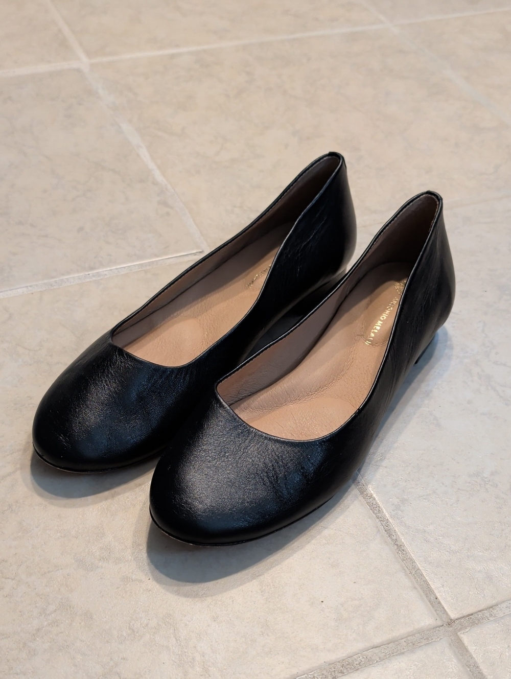 ANTONIO MELANI Black Round-Toe Ballet Flats